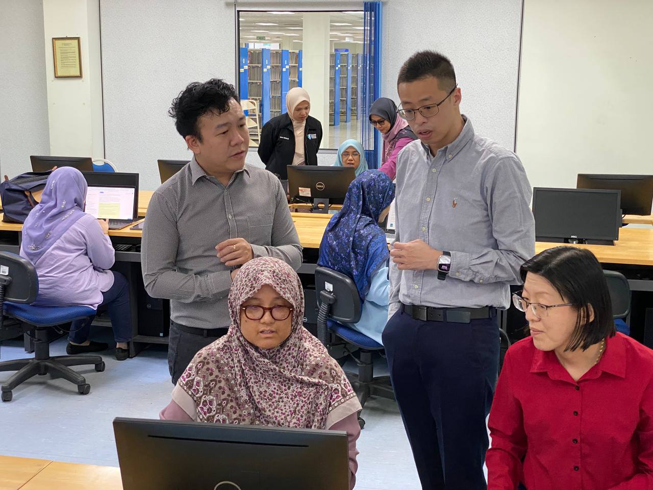 Perpustakaan UMPSA Anjur Latihan Penggunaan eBooks ScienceDirect Bersama Pensyarah - 26 Mei 2025